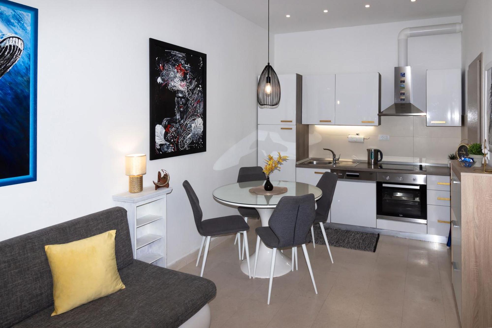 Moon Apartment Сплит Екстериор снимка